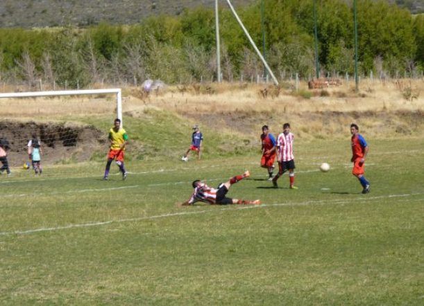Fútbol de veteranos: los “viejitos” juegan una nueva fecha