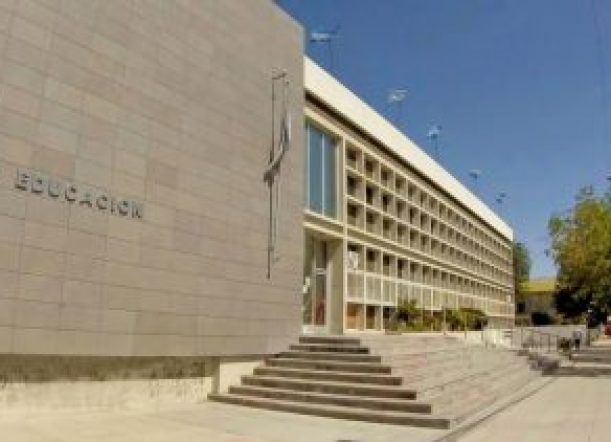 Educación admitió errores en la carga de sueldos