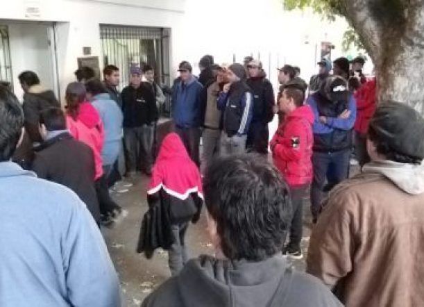 Sesiona el Concejo con reclamos de desocupados y SOEME