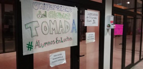 Estudiantes de Enfermería tomaron el Centro de Encuentro