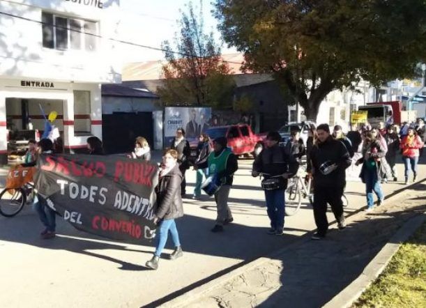 Trabajadores de Salud se movilizan en reclamo de respuestas