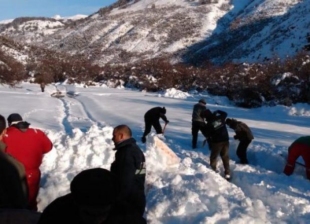 Lograron evacuar a la familia aislada en Cholila