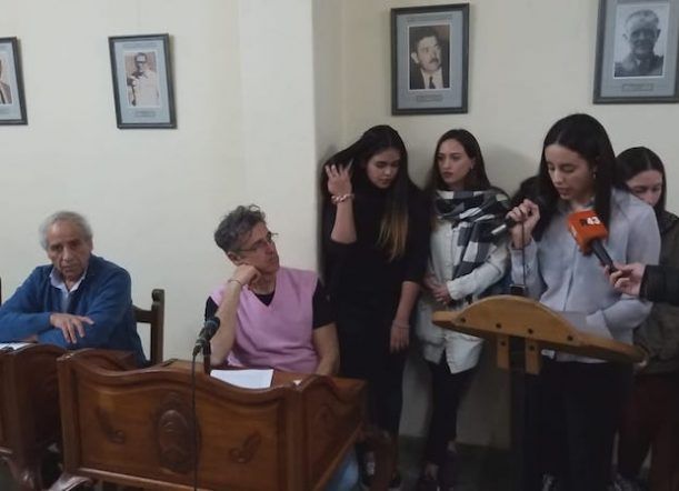 Hipoacúsicos: Avanza el proyecto de aros magnéticos para Esquel