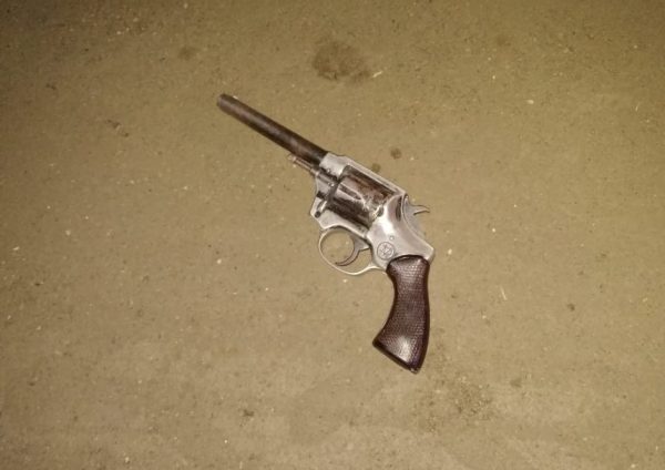 Se fugó del control de tránsito, borracho y armado