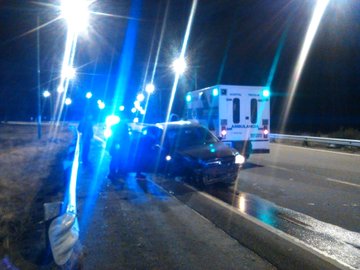 Perdió el control del auto y terminó con lesiones importantes