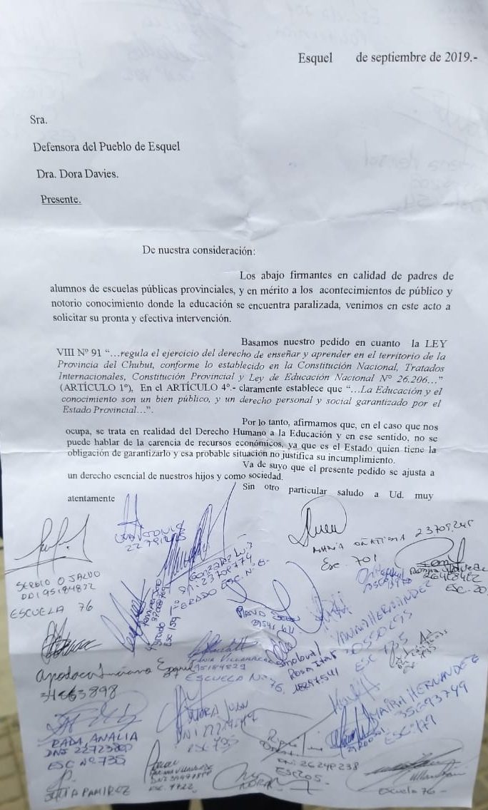 Padres en Defensoría del Pueblo por la vuelta a clases
