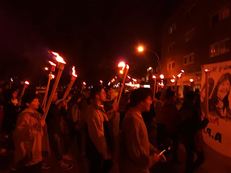 La Marcha de las Antorchas homenajeó a las docentes fallecidas