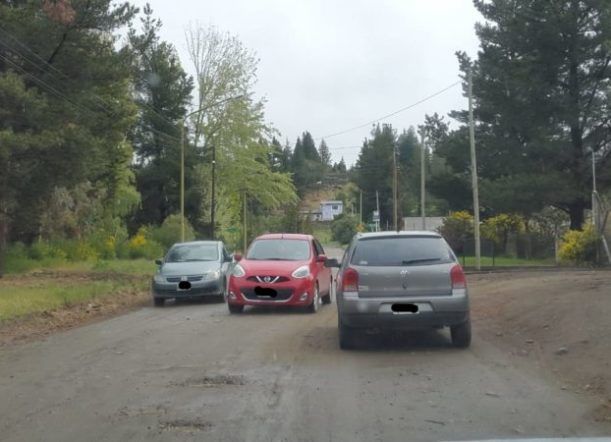 Tomó una medida extrema para que los autos frenen