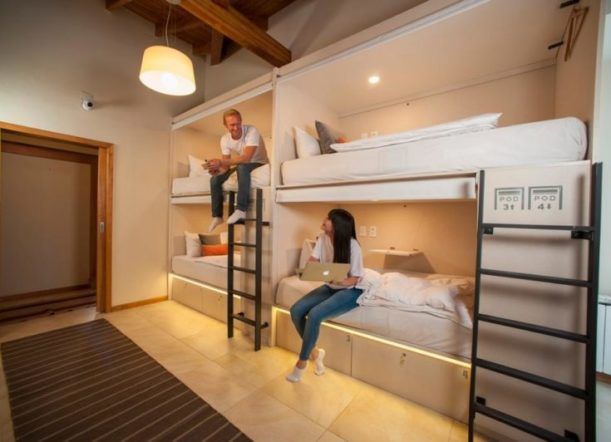 Instalaron en Esquel el primer “hotel cápsula” del país