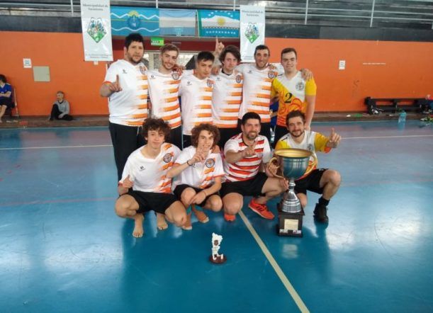 Hockey: Triple corona para “el Cordi”