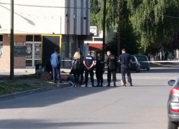 Homicidio frente a un bar en Esquel