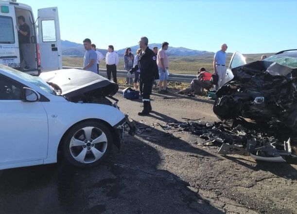Seis heridos en un violento choque frontal sobre Ruta 40