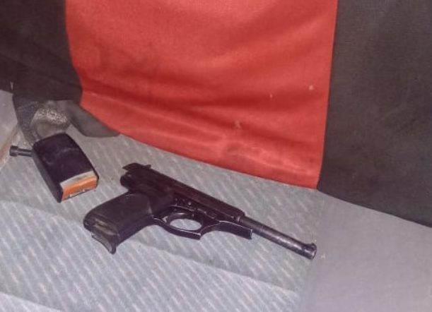 Iba a los tiros por la calle, terminó detenido