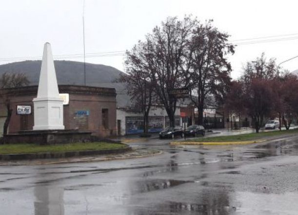 La lluvia trajo nieve a la montaña y se queda