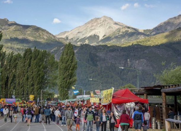 Continúa la Fiesta Nacional de la Fruta Fina