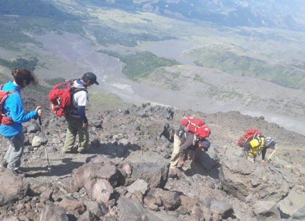 Rescatan a una mujer de la cumbre del Lanín