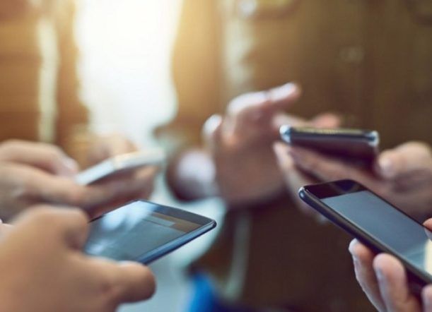 Adicción al celular: una app restringe su uso solo para llamadas y fotos