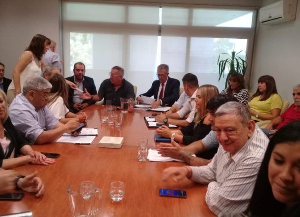 Antonena se reúne con diputados, la sesión no está confirmada