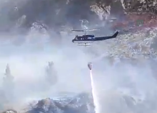 Incendio: operan los medios aéreos para sofocar las llamas