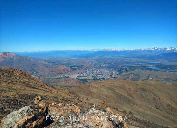 Jueves fresco en Esquel con cielo algo nublado