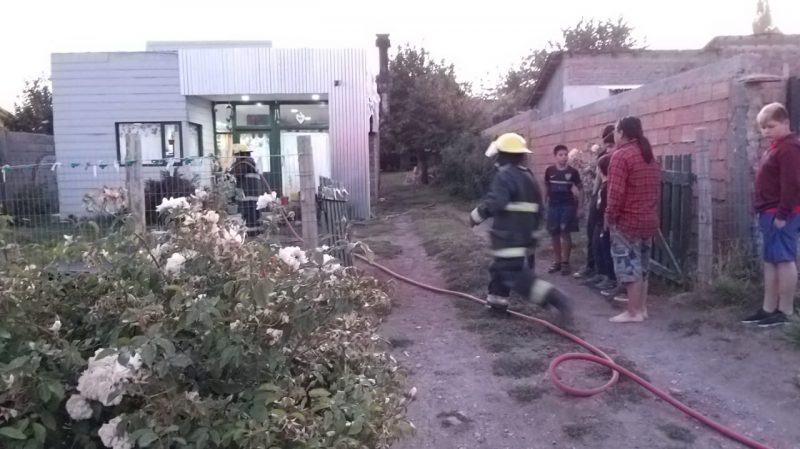 Un principio de incendio en una casa generó alerta