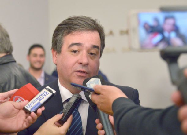 “El paro es político, no hay más que negociar”