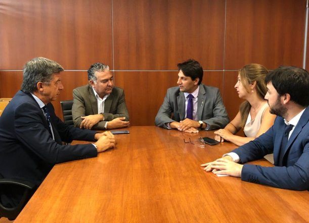 “Para Arcioni reclamar sueldos es insania”