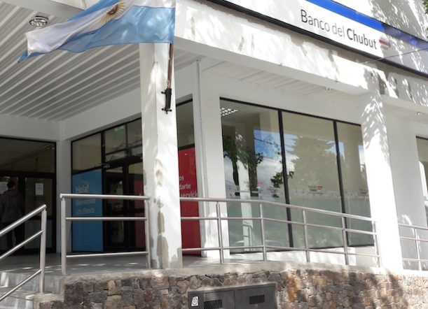 Los bancos atenderán al público a partir de las 9