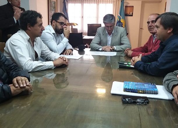 Esquel: Reemplazan luminarias del centro por tecnología LED