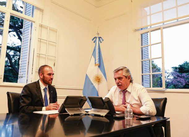 Anuncian medidas para aliviar a monotributistas, pymes y AUH