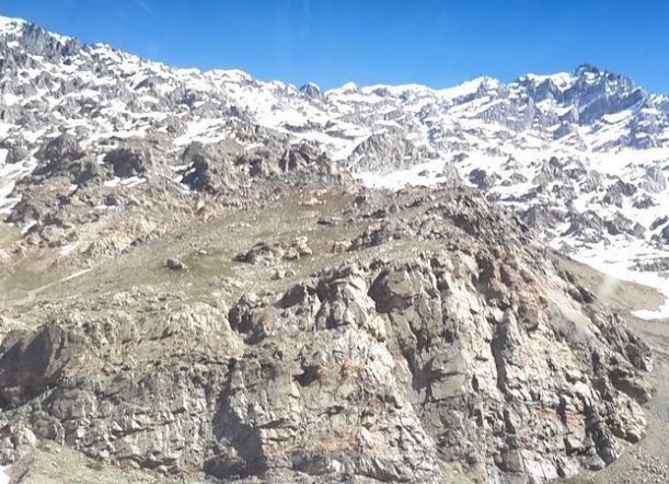 Reúnen firmas para repatriar a instructores de esquí desde Andorra