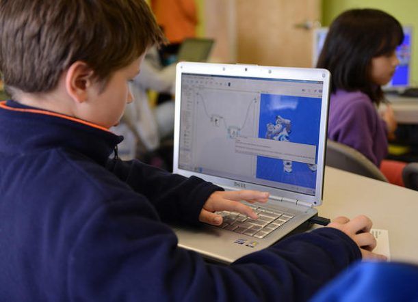 Aulas virtuales: ATECh rechaza se tome asistencia a docentes