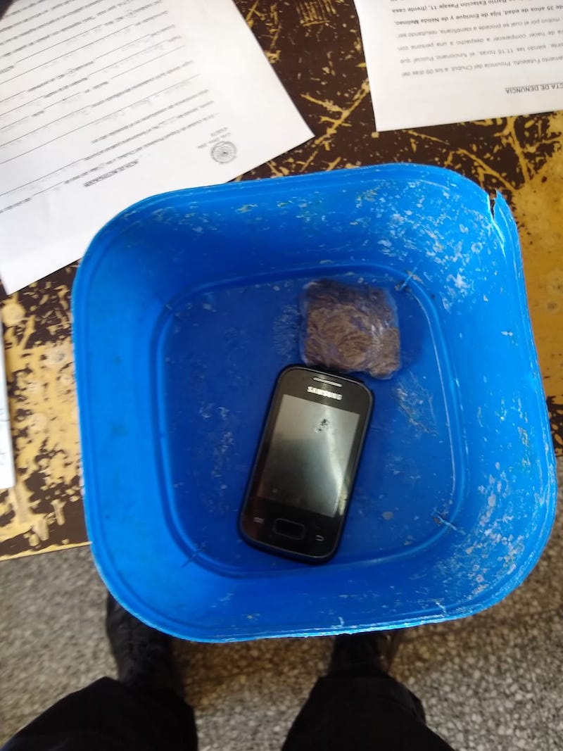 Envían marihuana con la comida para un detenido