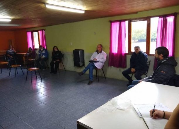 Ingram evaluó positivamente la reunión con vecinos de Aldea Escolar
