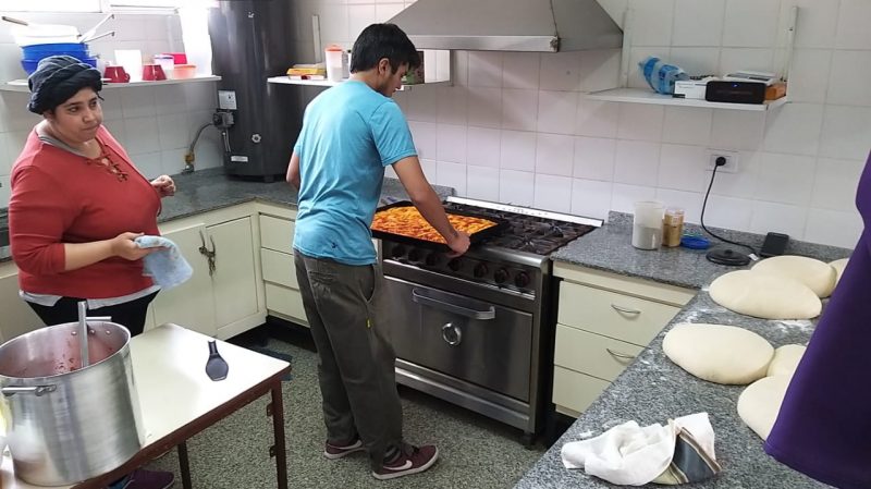 Esquel: Una escuela y una vecinal unidas para ayudar