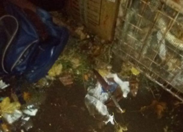 Lo detienen por amenazar a una pareja con un cuchillo