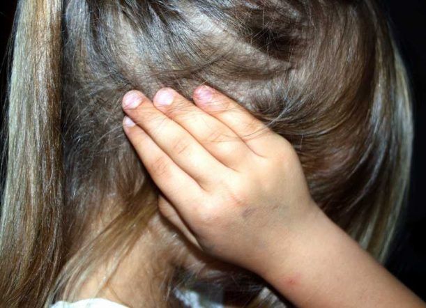 Condenan a un hombre por tocamientos sexuales a una niña