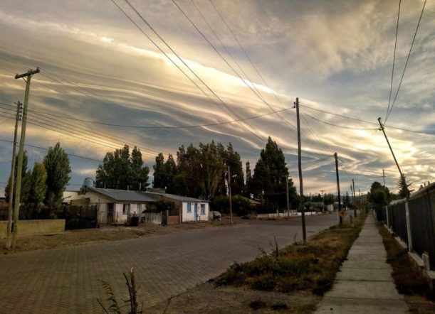 Violó la cuarentena e intentó golpear a los policías