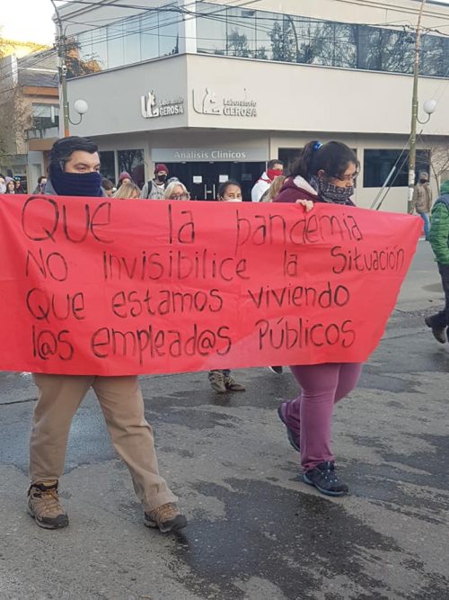 Estatales marcharon por sueldos y el No a la Mina