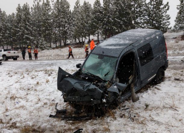 Choque frontal bajo la nieve en la ruta 259