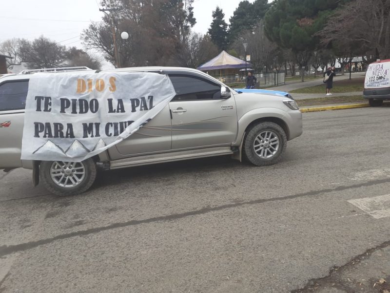 Caravana en Esquel para bendecir la ciudad