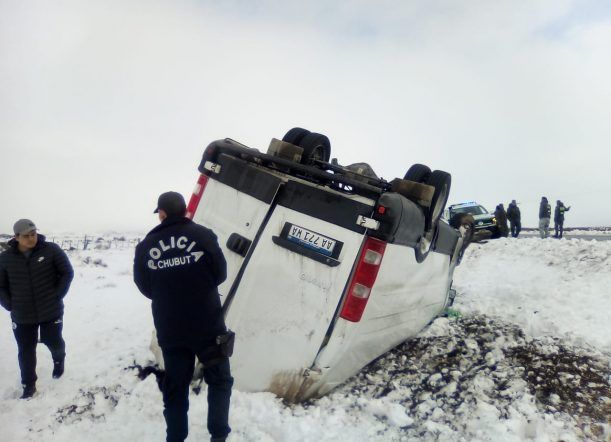 Vuelco en la recta de “San Román” sobre ruta 40