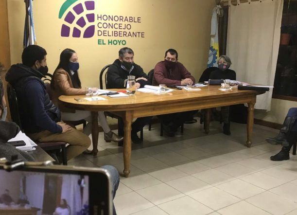 “No somos golpistas” dicen los concejales que suspendieron a Huisman