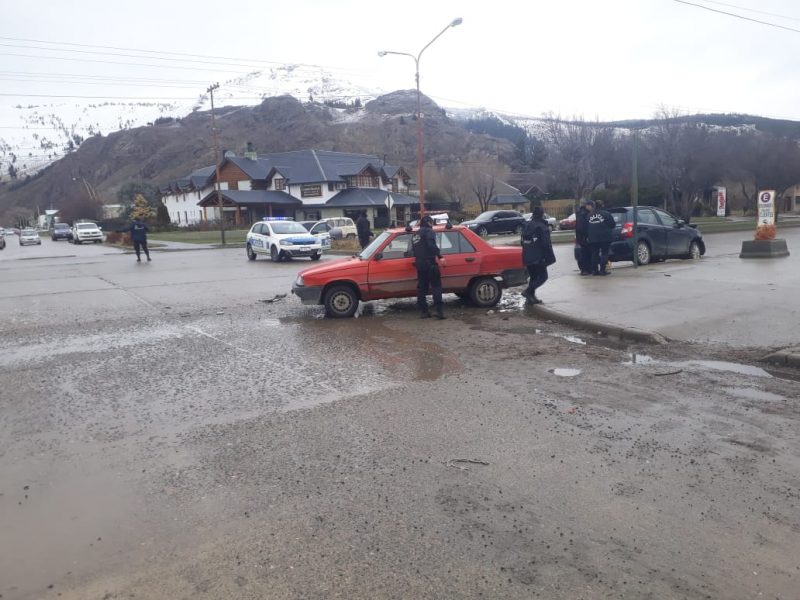 Esquel: Un hombre internado en otro choque vehicular