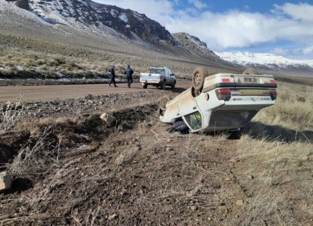 Volcó un policía cuando iba a trabajar a Cushamen