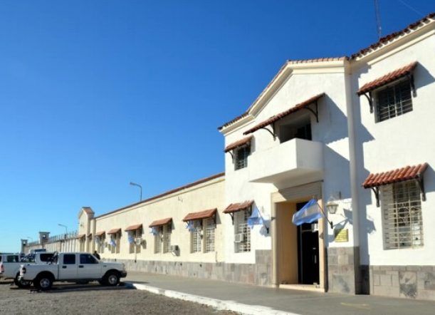 Rawson: Monitorean la cárcel tras confirmación de casos de COVID-19