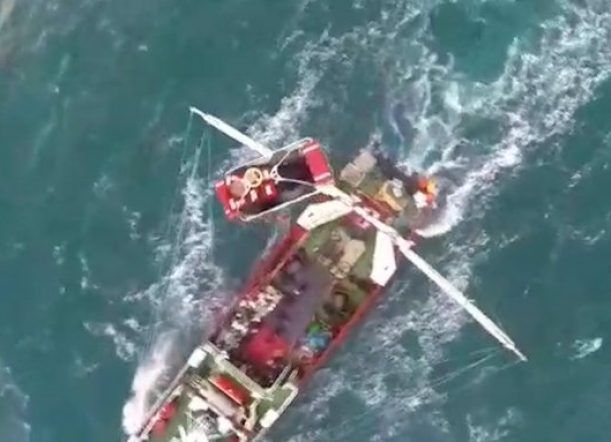 Impresionante operativo para evacuar un marinero con un ACV