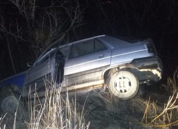 Ruta 71: Se apagaron las luces del auto y despistó