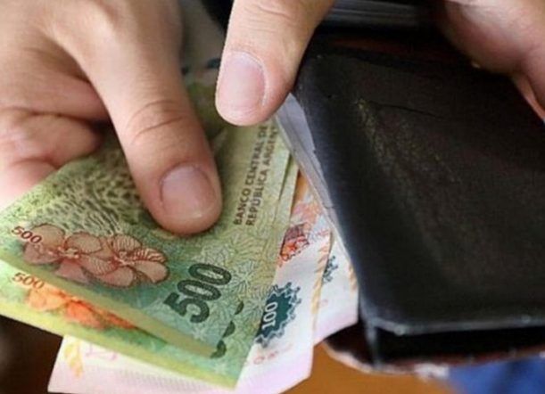 Sueldos: Hoy depositan el tercer rango de activos
