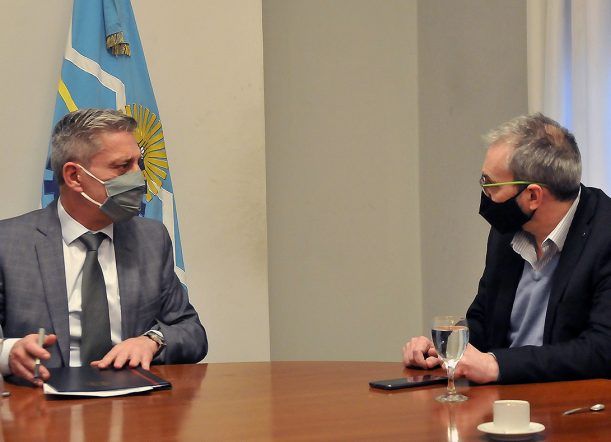 Arcioni incorpora enfermeros para otra terapia intensiva en Comodoro